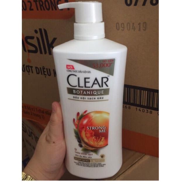 Dầu gội sạch gàu thảo dược Clear chai 630g