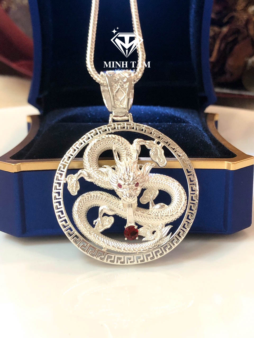 Bộ dây chuyền mặt mặt tròn in hình rồng chất liệu bạc ta, có bán lẻ mặt Minh Tâm Jewelry