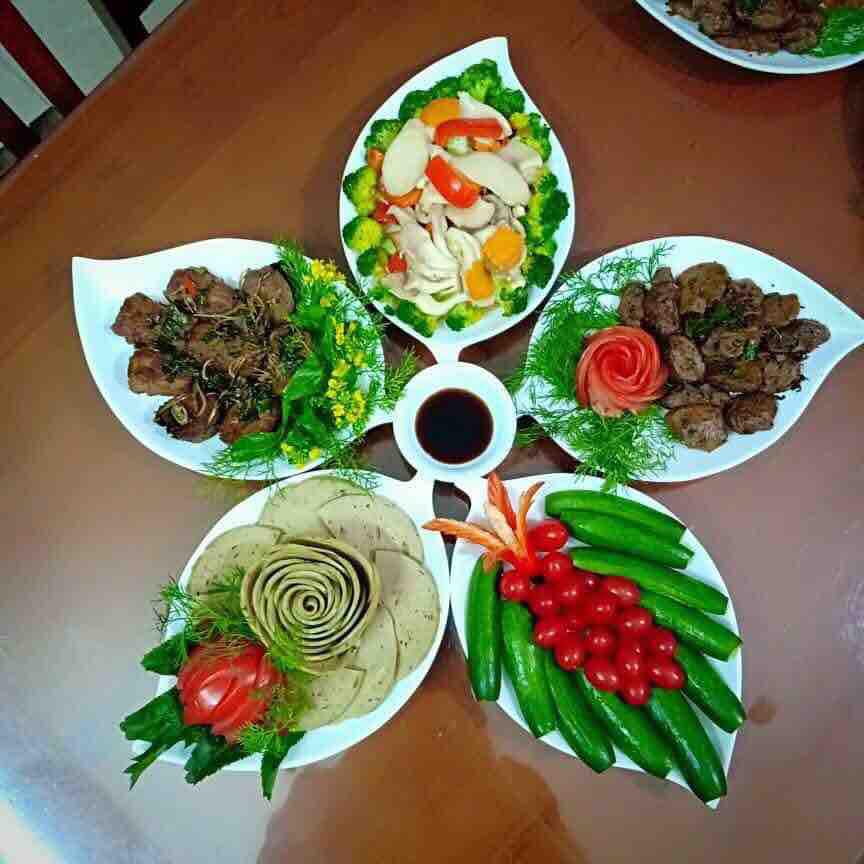 Bộ đĩa ăn hình lá hàng gốm sứ Bát Tràng