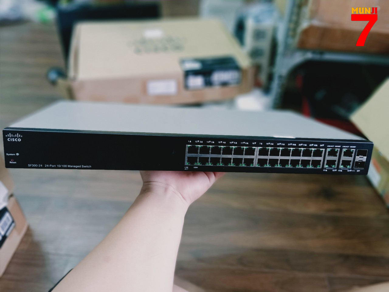 Switch chia mạng cisco sf300-24 24port 10/100mbps