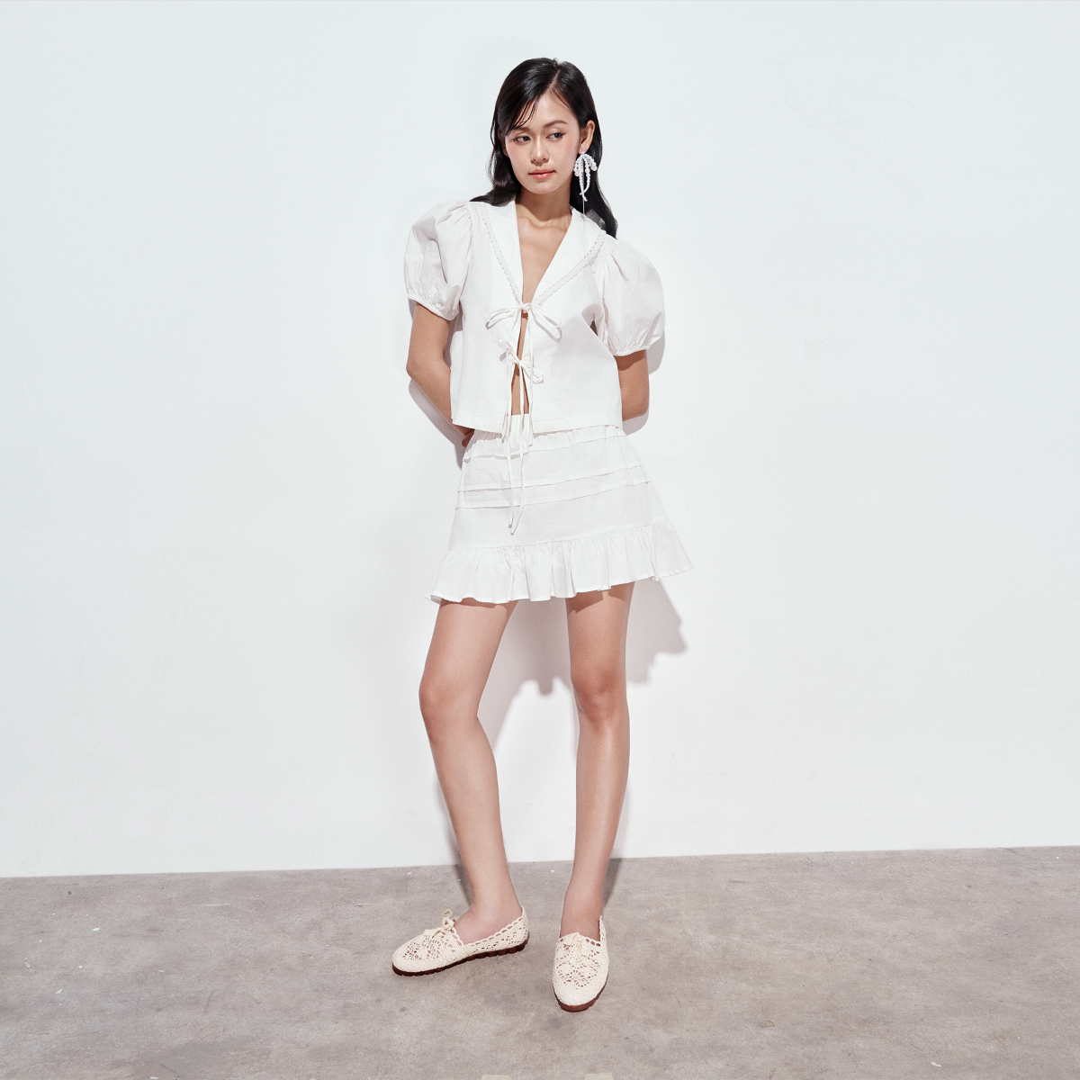 Dottie - chân váy ngắn nhún bèo - trắng ngà - s0211