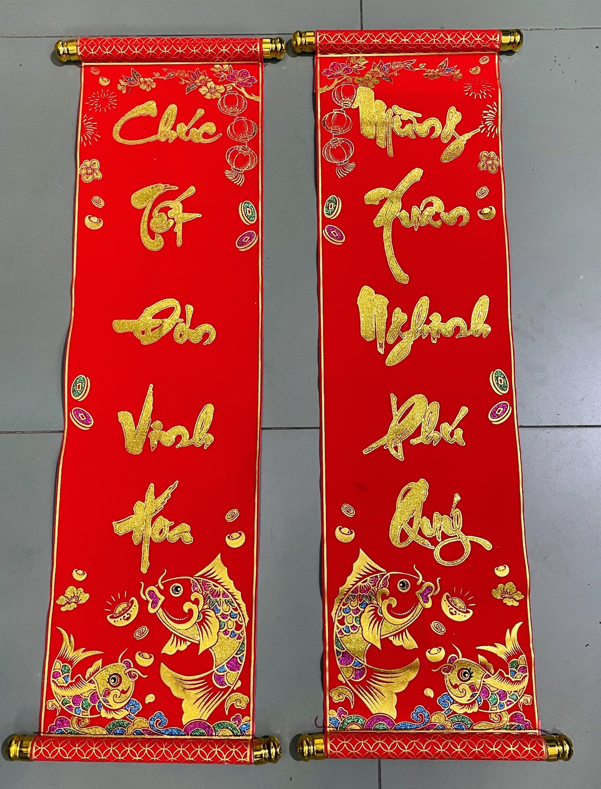 1 đôi câu đối đỏ 3D, liễng trang trí tết 20x70cm in chữ Việt Nam làm từ vải nhung đẹp