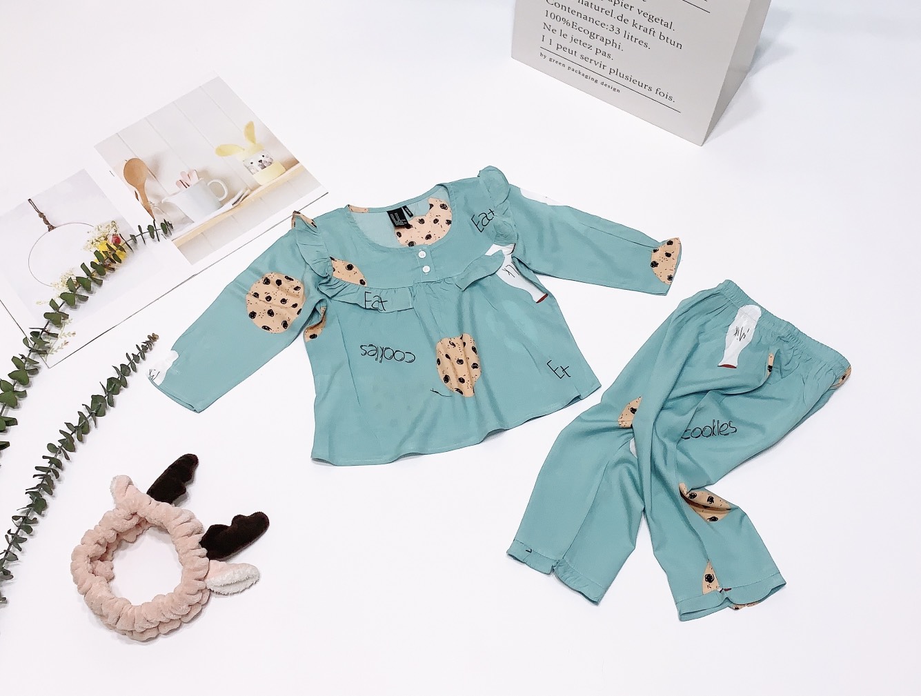 Bộ dài cổ sen bé gái