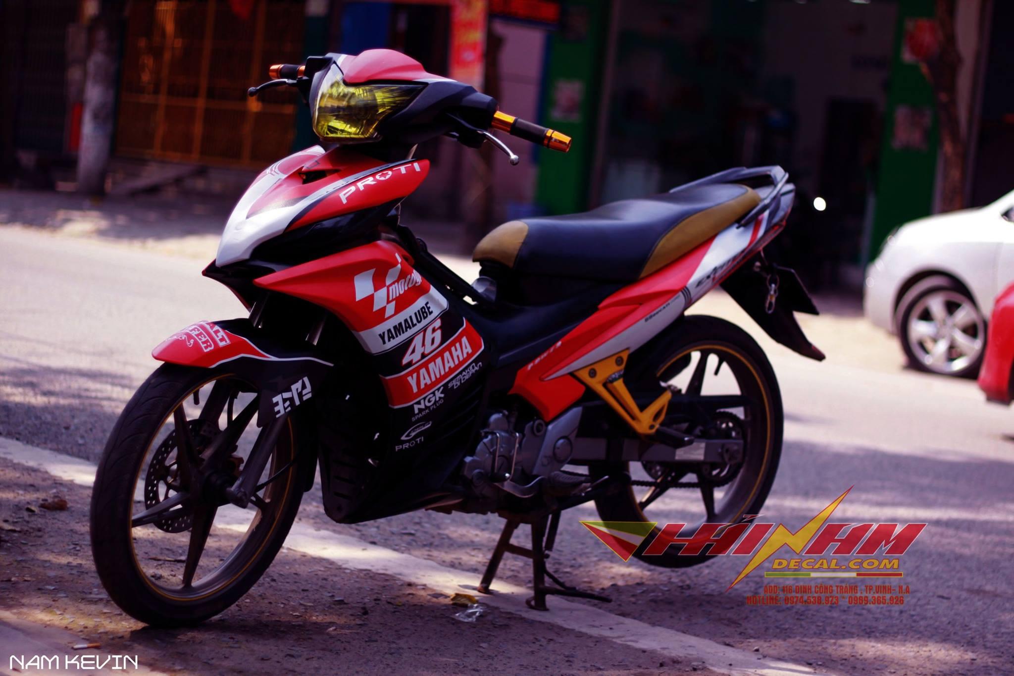 Tem trùm exciter 135 đỏ trắng đen