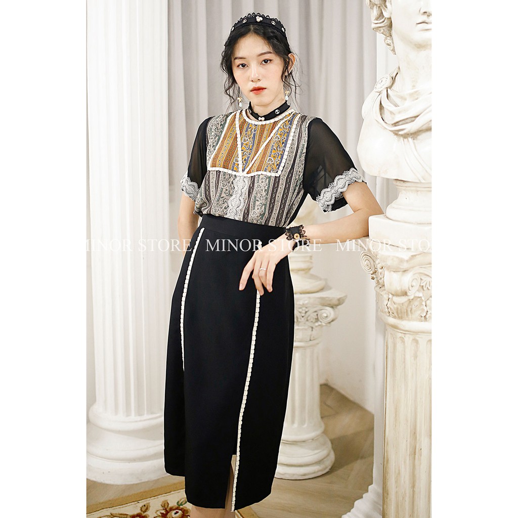 Chân váy suông xẻ tà phối 2 đường ren