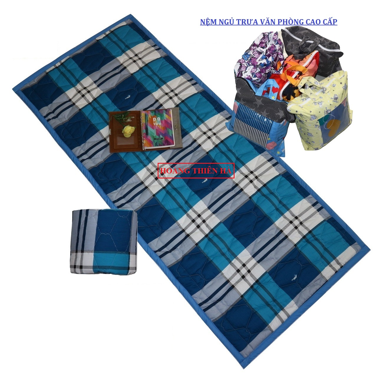 Nệm Ngủ Trưa Văn Phòng HOÀNG THIÊN HÀ - Mẫu Sọc Đôi - 100% vải coton thoáng mát, mềm mại, thấm hút mồ hôi. Giặt được bằng máy. Dể gấp gọn - Có túi đựng riêng.