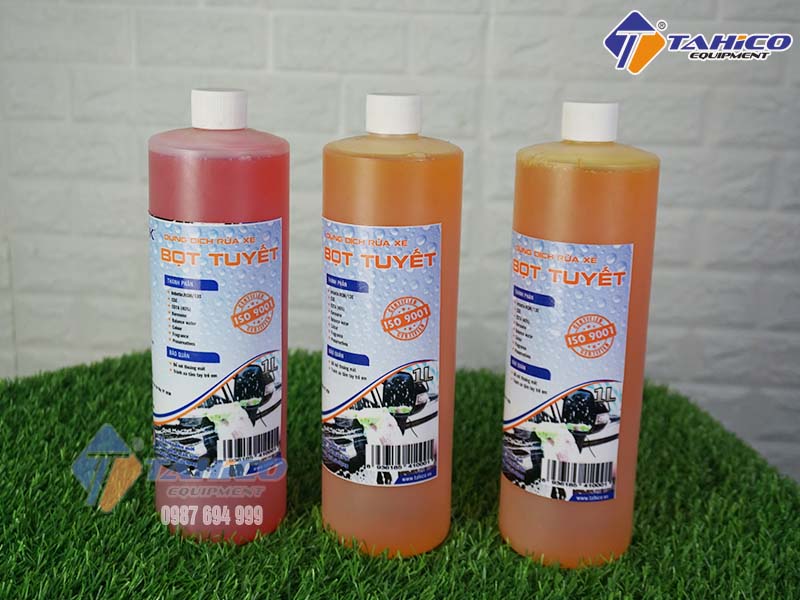Dung dịch rửa xe bọt tuyết Ventek chai 1 lít
