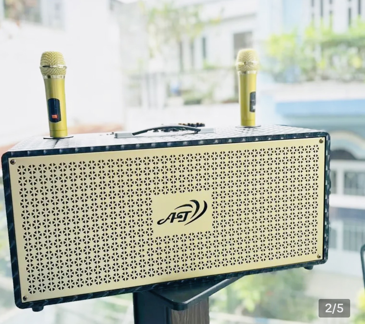 Loa karaoke di động at220 pro 2 mic uhf chống hú tốt, loa karaoke bluetooth công suất khủng, 2 bass 20cm , 1 trung 1 trble, tích hợp vang số chỉnh cơ bass treble , echo reverb, âm thanh cực hay- lỗi 1 đổi 1 - bh 12 tháng