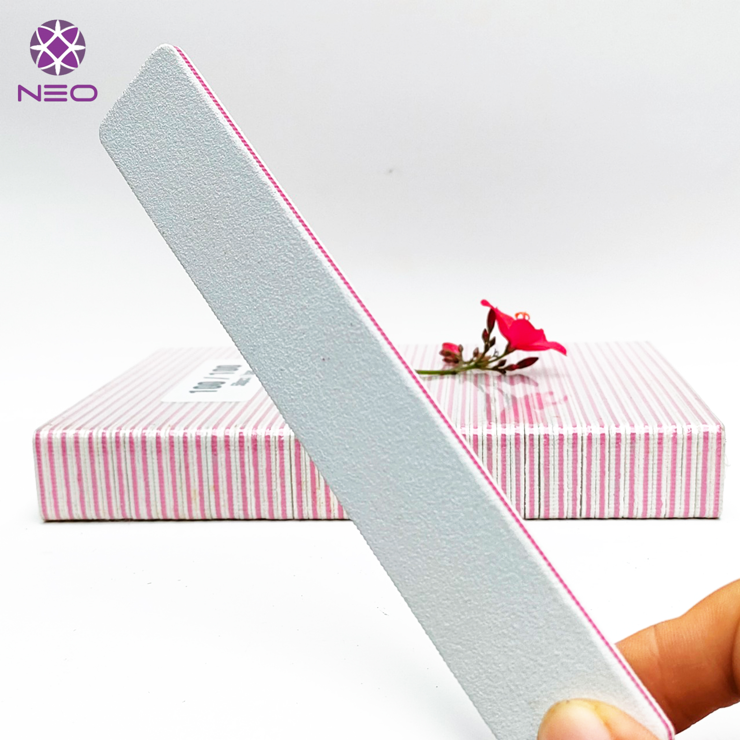 Cây dũa móng 2 mặt nhám dạng vuông màu trắng tiện lợi