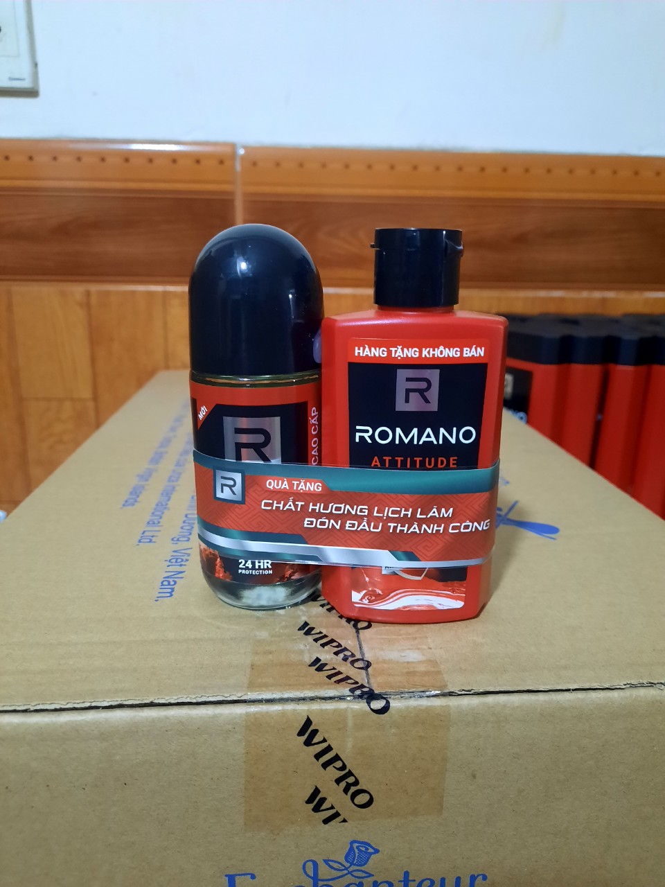 LĂN KHỬ MÙI ROMANO ATTITUDE 50ML TẶNG SỮA TẮM SẠCH KHUẨN