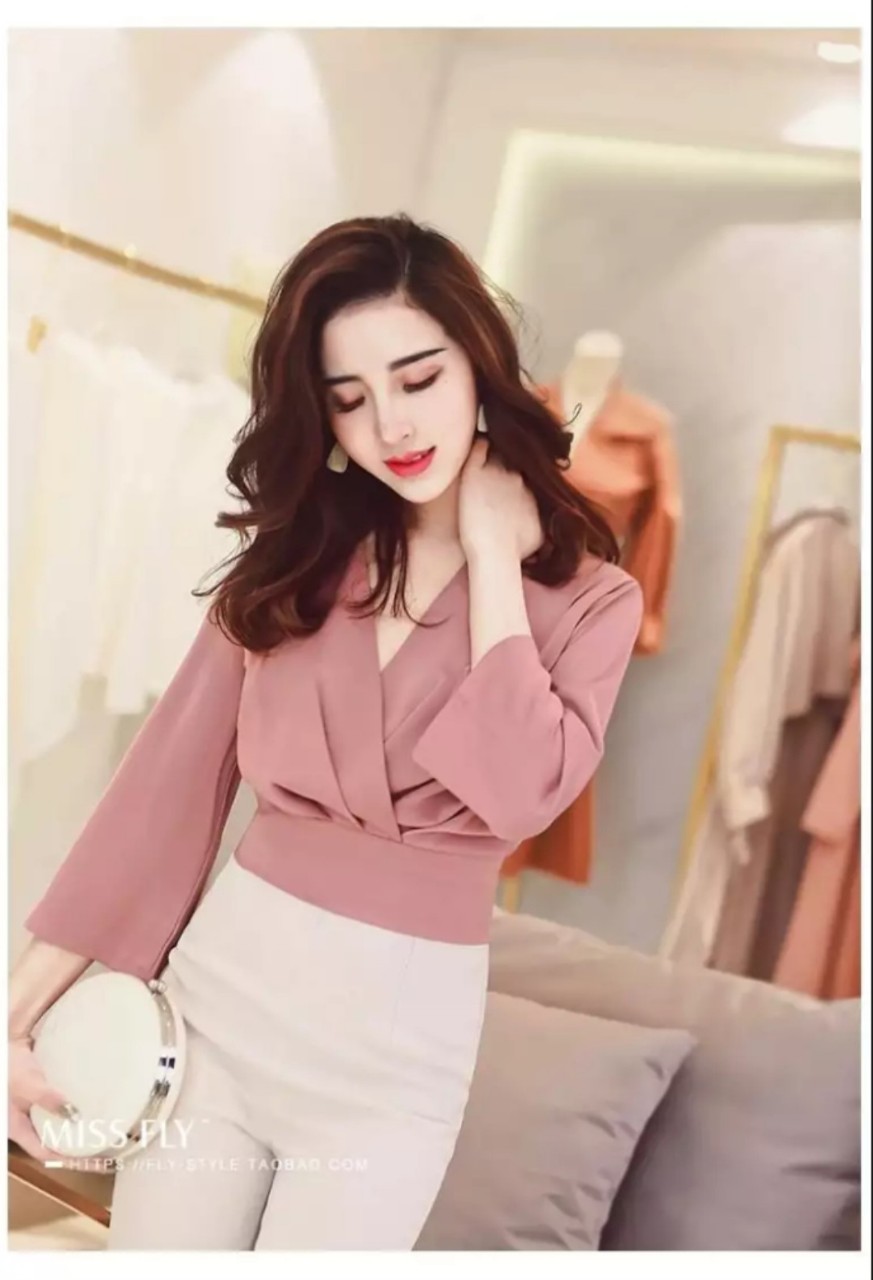 Áo crop-top bó eo kèm hình thật