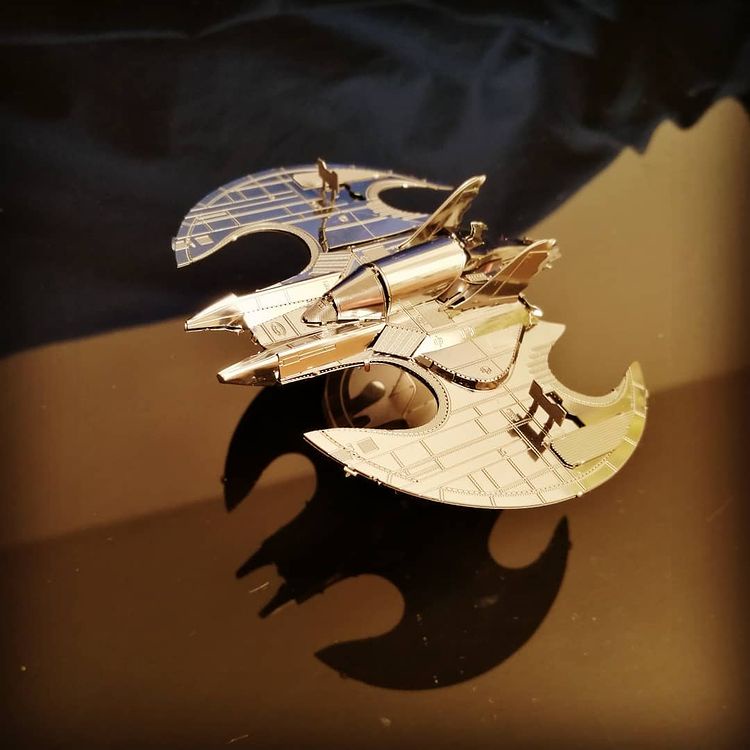 Mô hình 3d kim loại phi thuyền batwing 1989