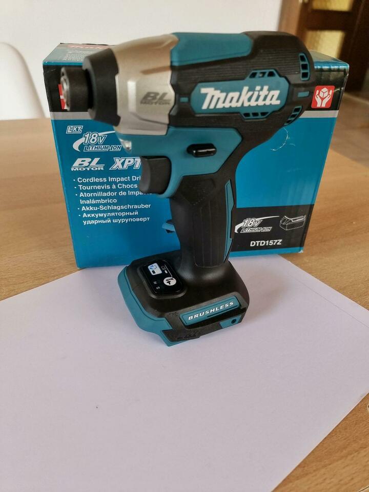 Thân máy vặn vít dùng pin 18V Makita DTD157Z ( chưa kèm pin, sạc) - Hàng chính hãng