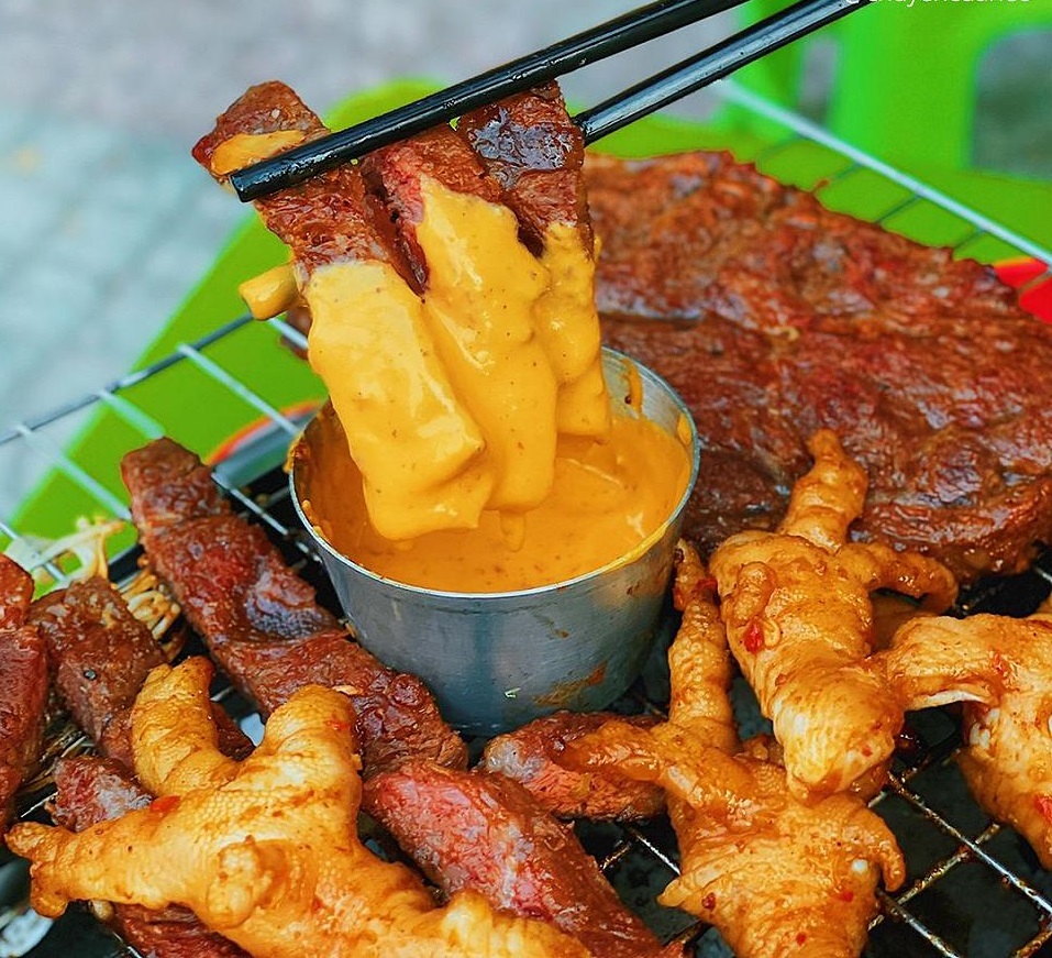 Sốt trứng muối hoàng kim