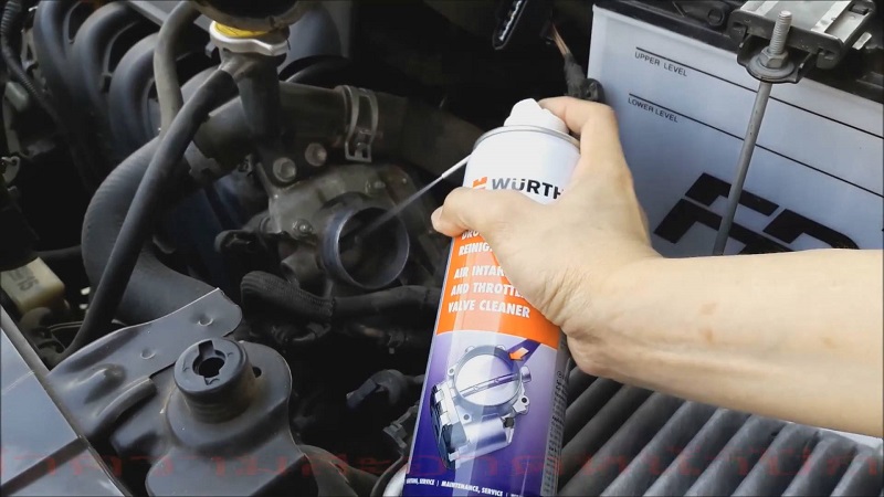 Xịt vệ sinh cổ hút họng ga, đầu bò wurth air intake and throttle valve cleaner 500ml