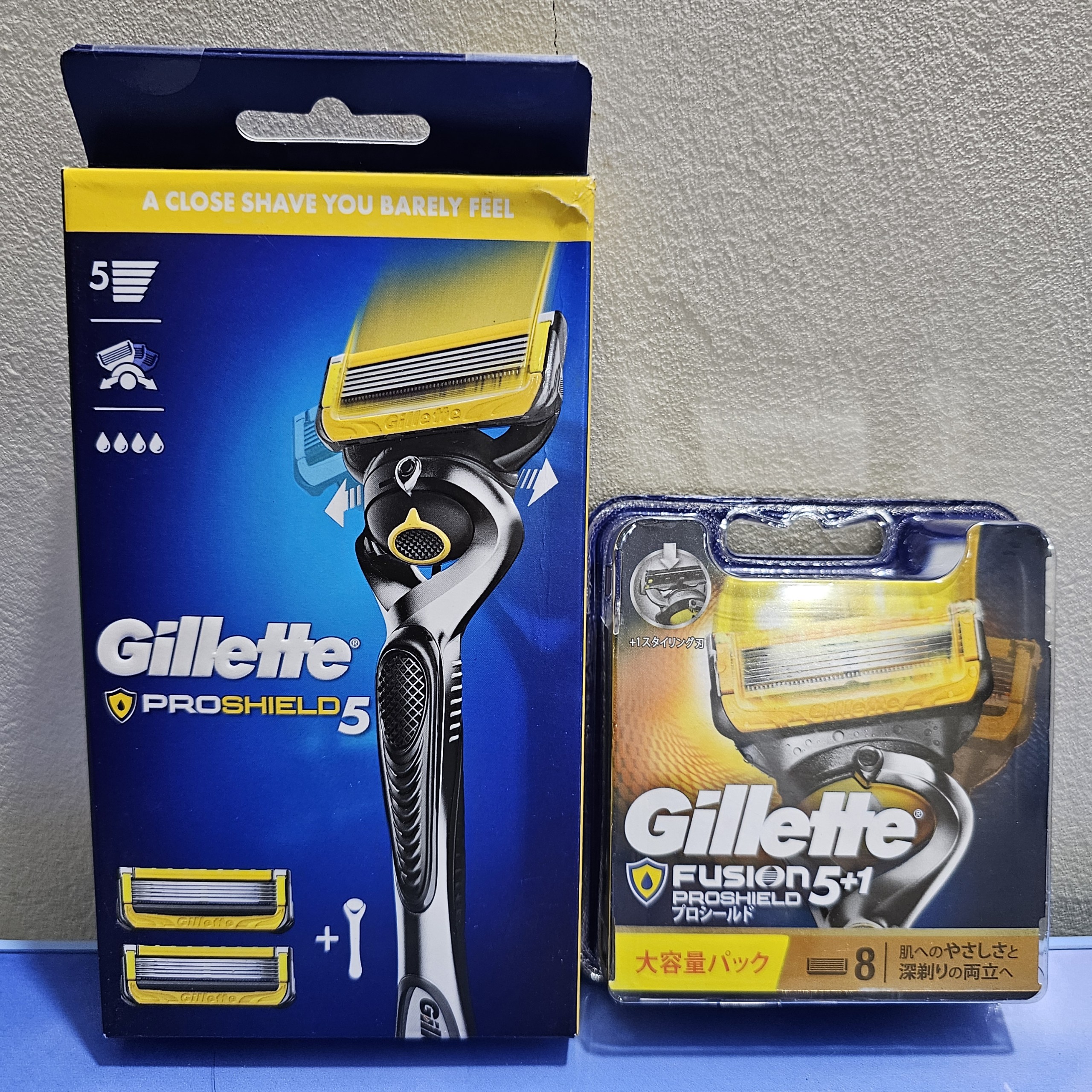 Bộ dao cạo râu 5 lưỡi Gillette Proshield5 (1 tay cầm xoay chiều và 10 đầu cạo 5+1)