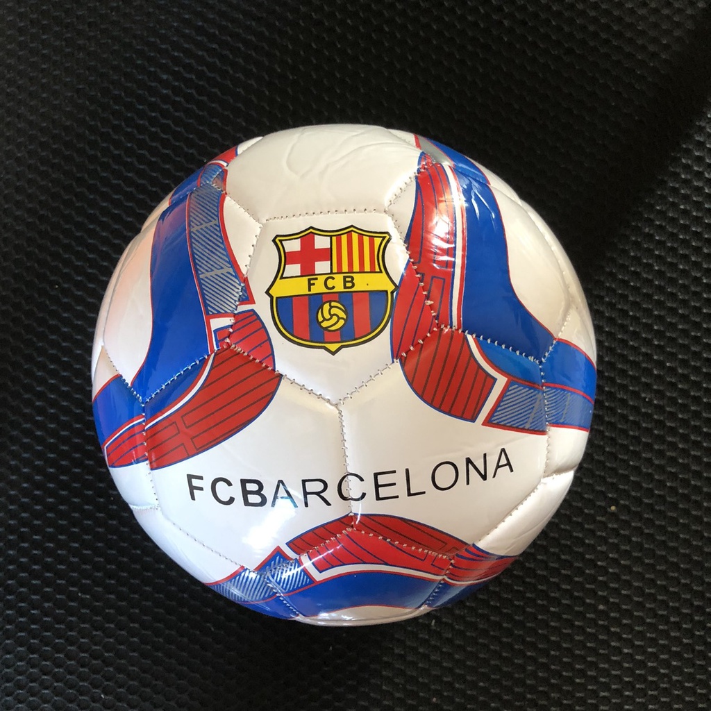 Quả bóng đá số 4 , số 5 , real madrid , barcelona da Pu cực tốt , tặng kim và túi đựng bóng