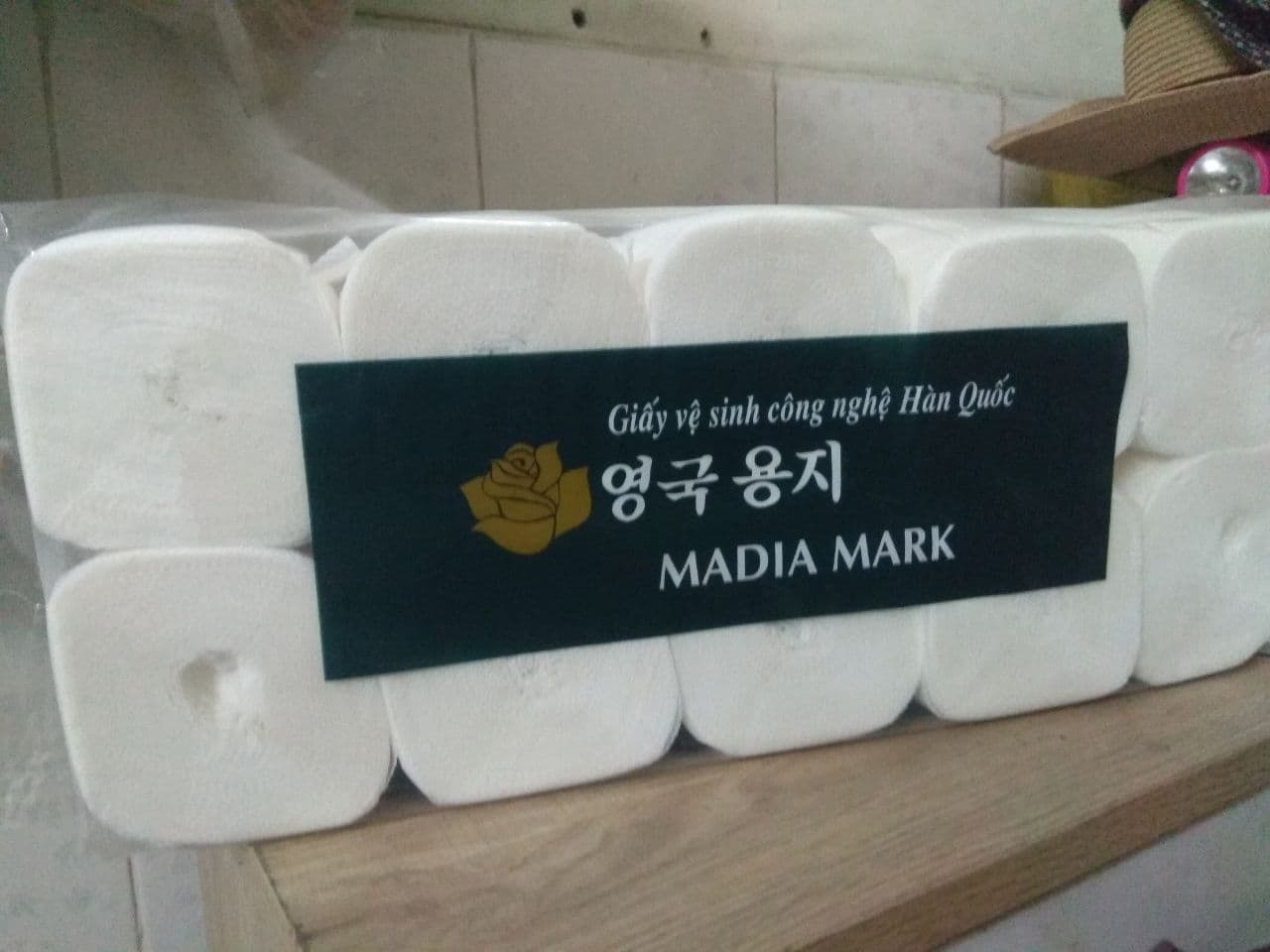 Giấy vệ sinh 10 cuộn, giấy công nghệ hàn quốc. giá rẻ!!