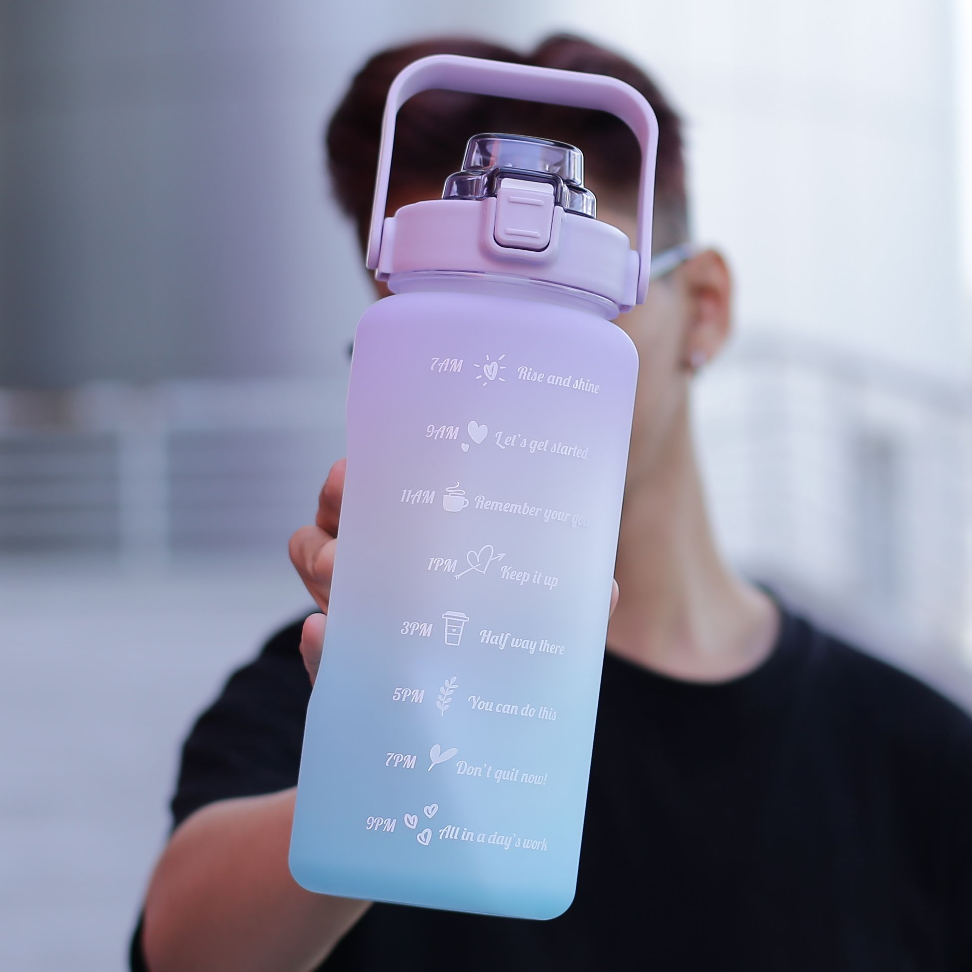 Bình nước 2 lít tặng Sticker dành cho người lười uống nước Fan House bình nước cute 2L có ống hút, vạch chia nhắc giờ