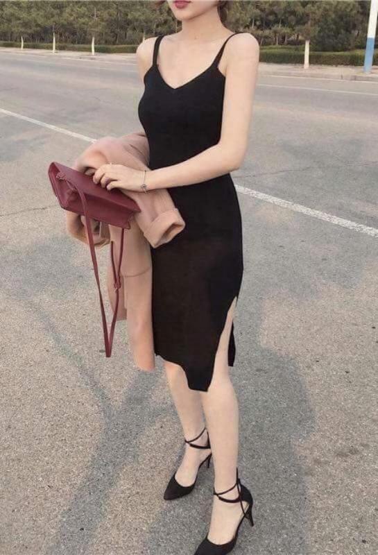 Đầm thun body 2 dây xẻ tà - ĐEN