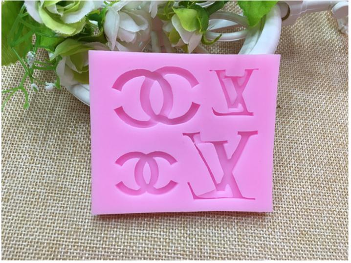 Khuôn silicon hoa nổi 4d logo chanel vl