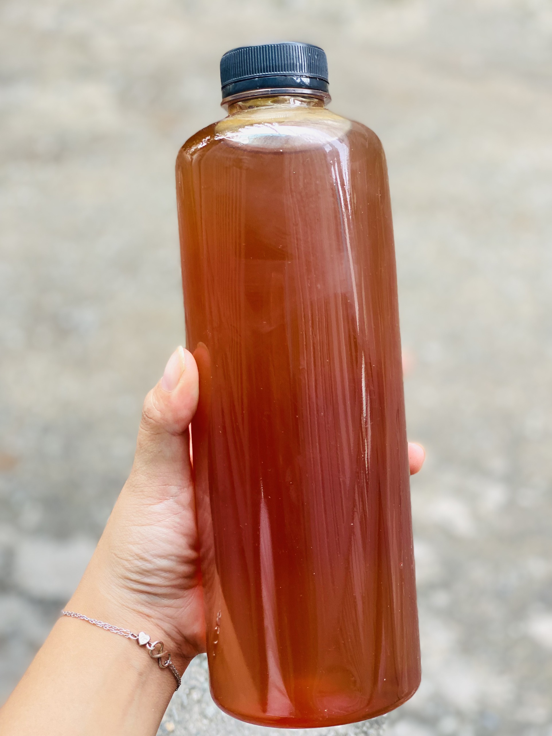 Mật ong nuôi tự nhiên hoa cà phê dak lak loại chai nhựa 1 lít nguyên chất