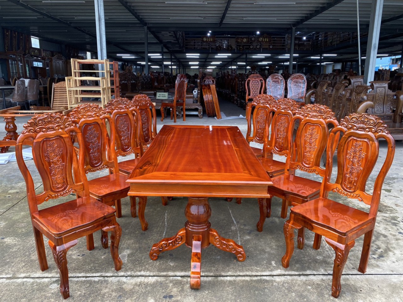 Bộ bàn ăn gỗ Tràm bông vàng 8 ghế 2 mẫu vv
