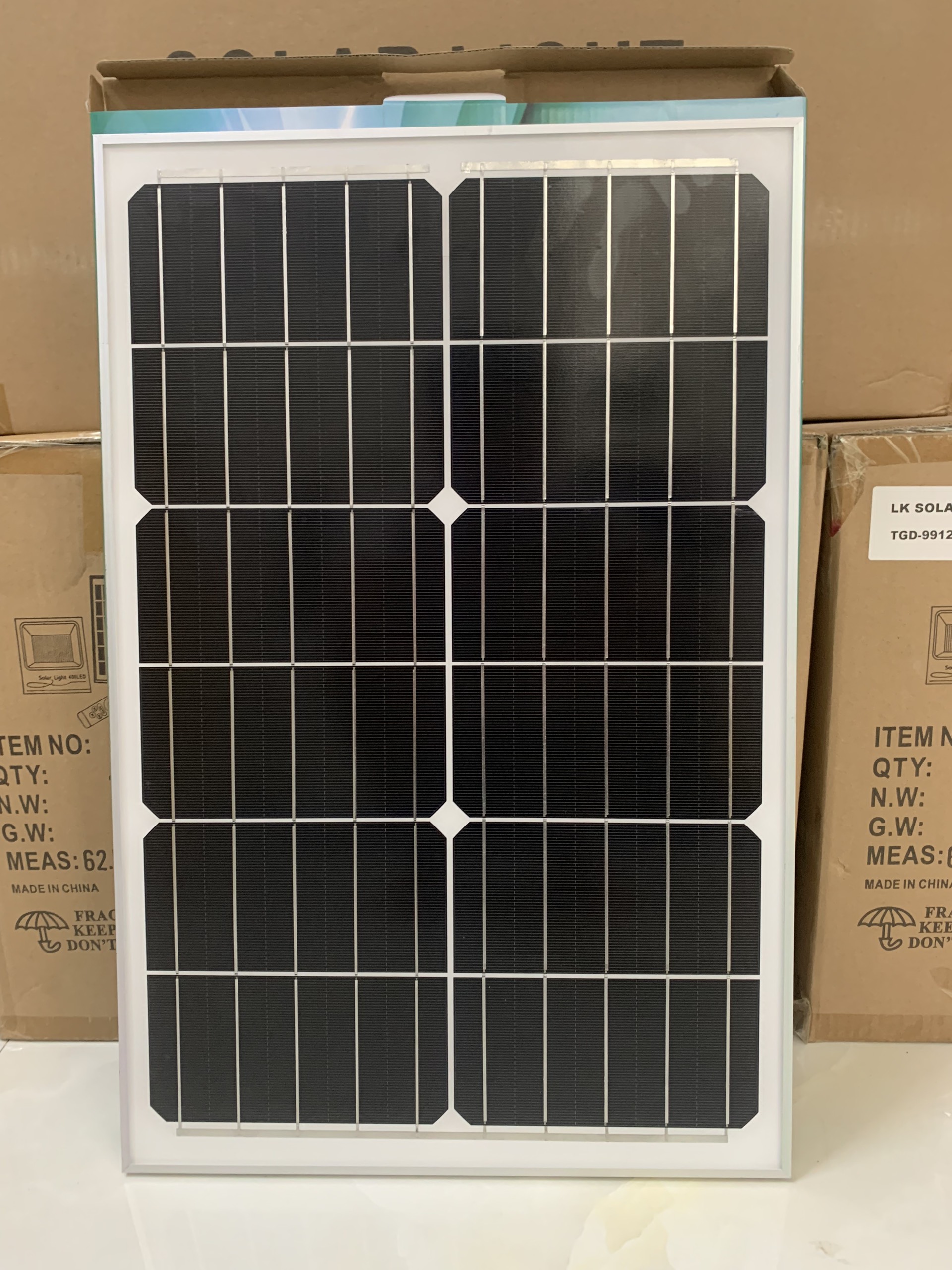 Tấm pin năng lượng mặt trời mono 30w, 6v dùng cho đèn năng lượng mặt trời