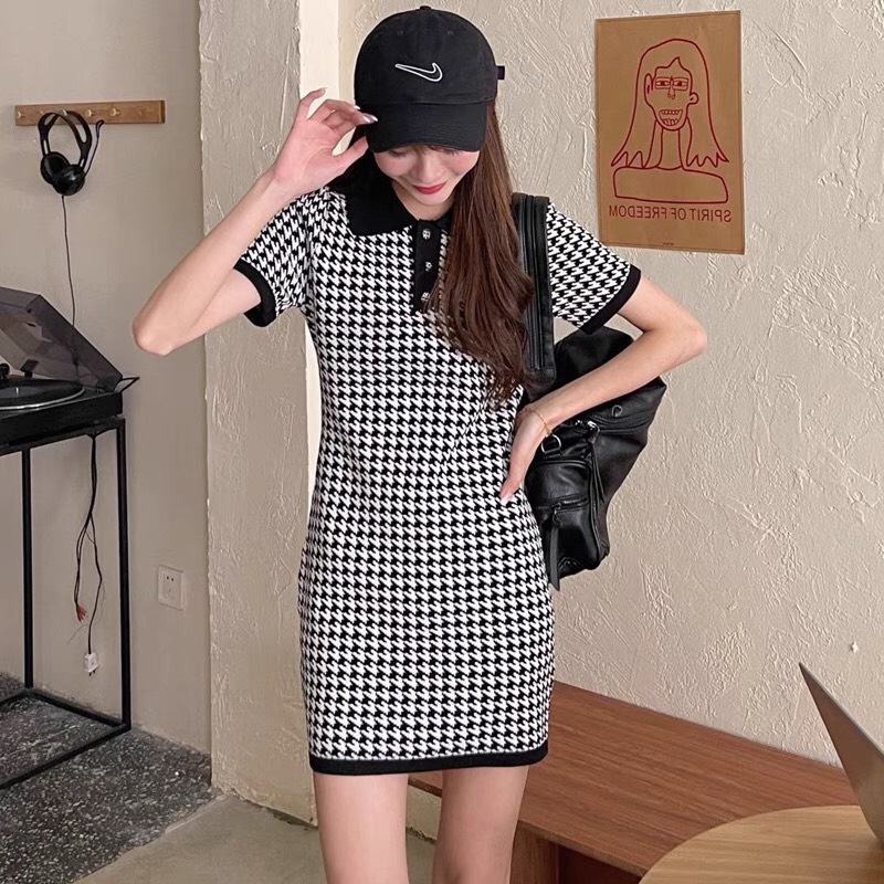 Váy len body cổ polo họa tiết ziczac