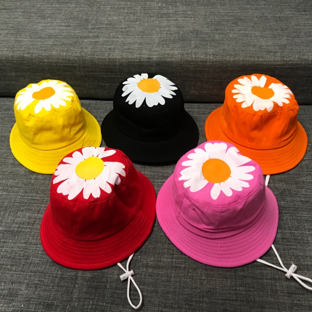 Nón bucket em bé - bông cúc in đỉnh