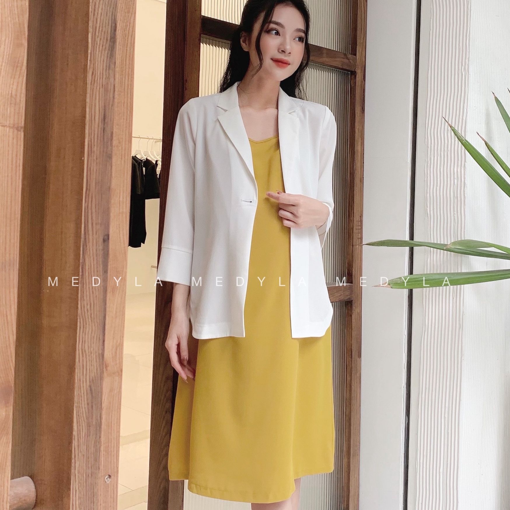 Set blazer kèm váy bầu 2 dây gọn dáng giấu bụng - Đầm bầu 2 dây kèm áo khoác blazer cho bầu đi chơi du lịch - VS861