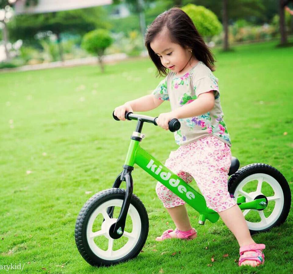 Xe thăng bằng Khung Nhôm Cao Cấp Kiddee Xanh Lá