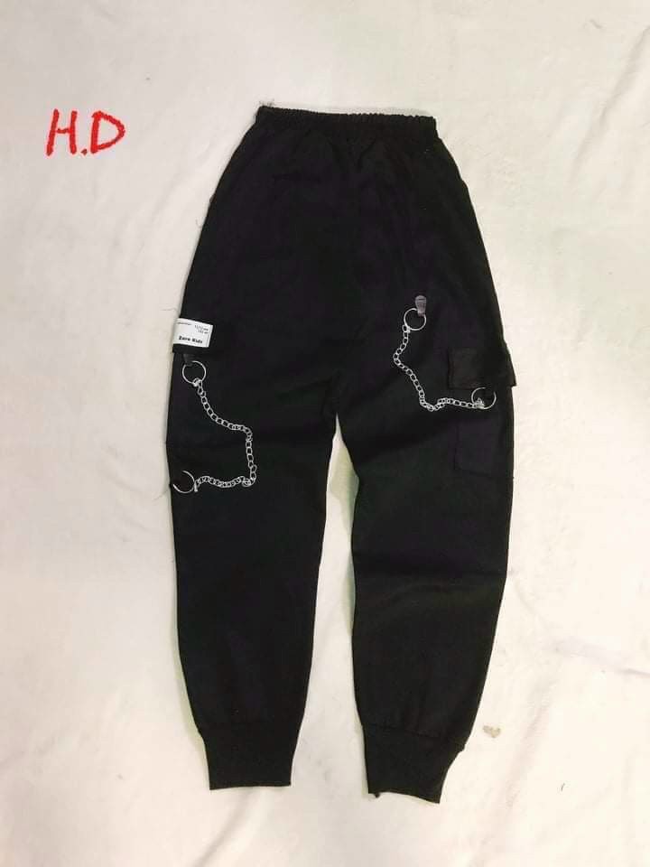 Unisex Quần Jogger Nam Nữ Túi Hộp Nắp Thêu Phối Dây Xích Vải Kaki Cao Cấp F4