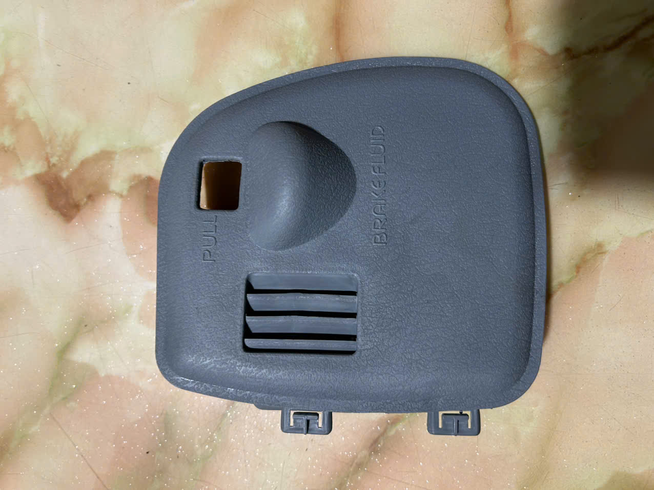 Nắp che bình dầu phanh Kia K3000, K165, K190, K2700,hàng tốt chất lượng,hàng sẵn để thay thế.