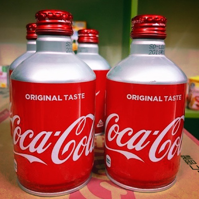 Thùng coca-cola nắp vặn Nhật Bản(24 lon)300ML