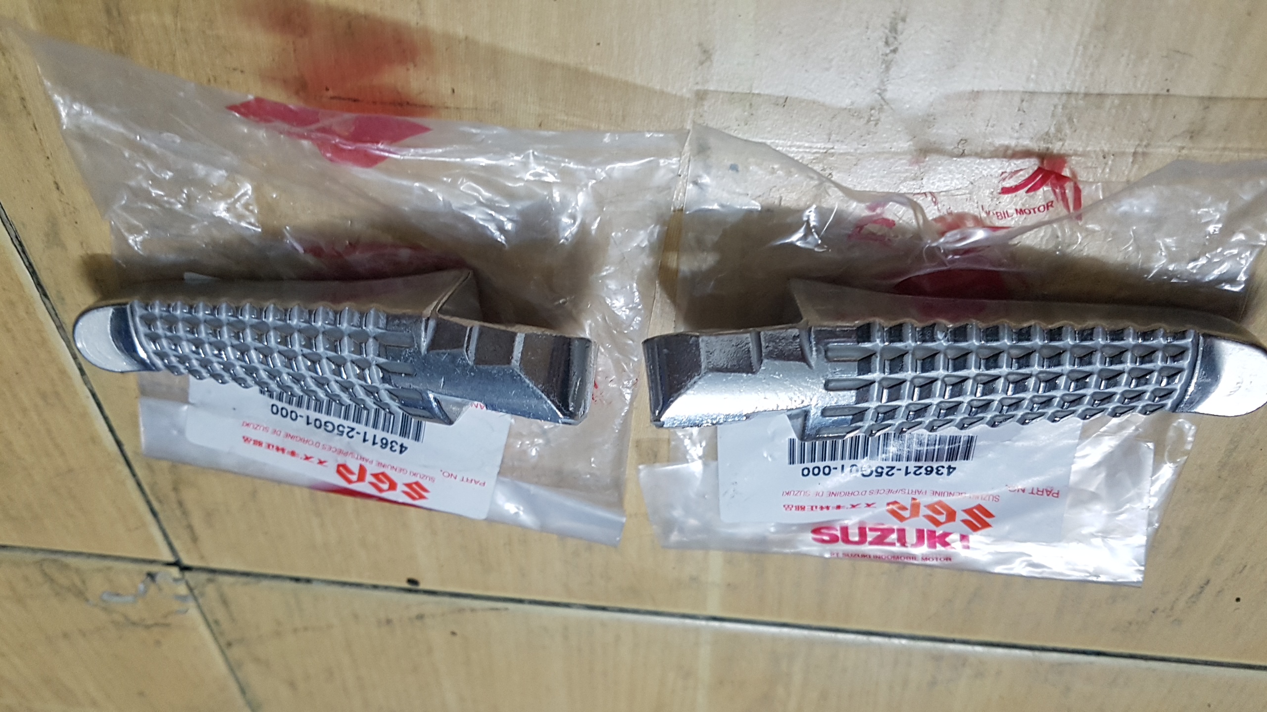 [HCM]Cục nhôm gác chân sau Raider Satria