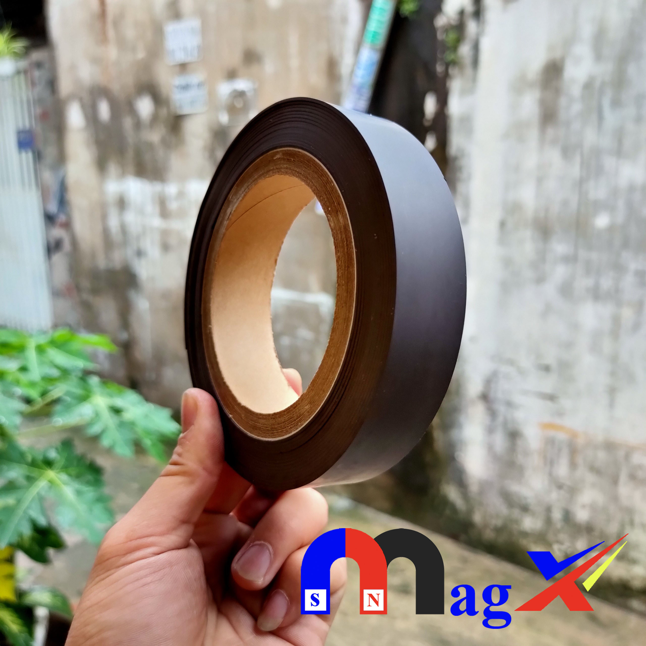 Cuộn nam châm dẻo dài 5m x 2.5cm x 1mm - màu nâu 2 mặt