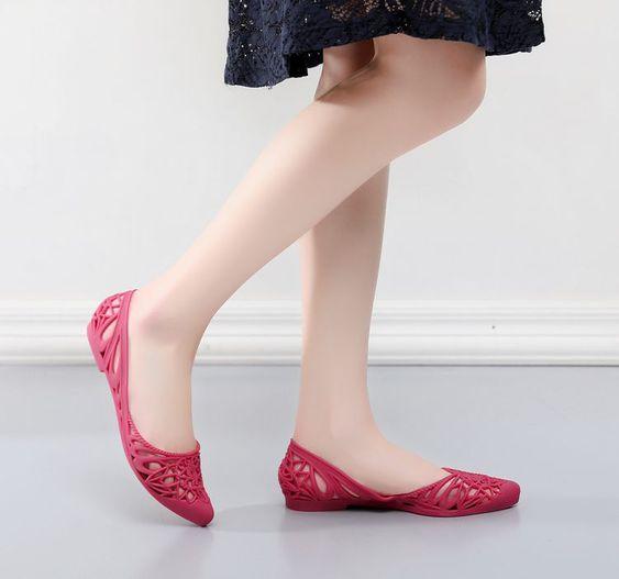 GIẦY NHỰA THƠM DẺO THỜI TRANG CAO CẤP MŨI NHỌN HOA VĂN ĐẾ BỆT KHÔNG NƠ ĐI MƯA NỮ GNN03