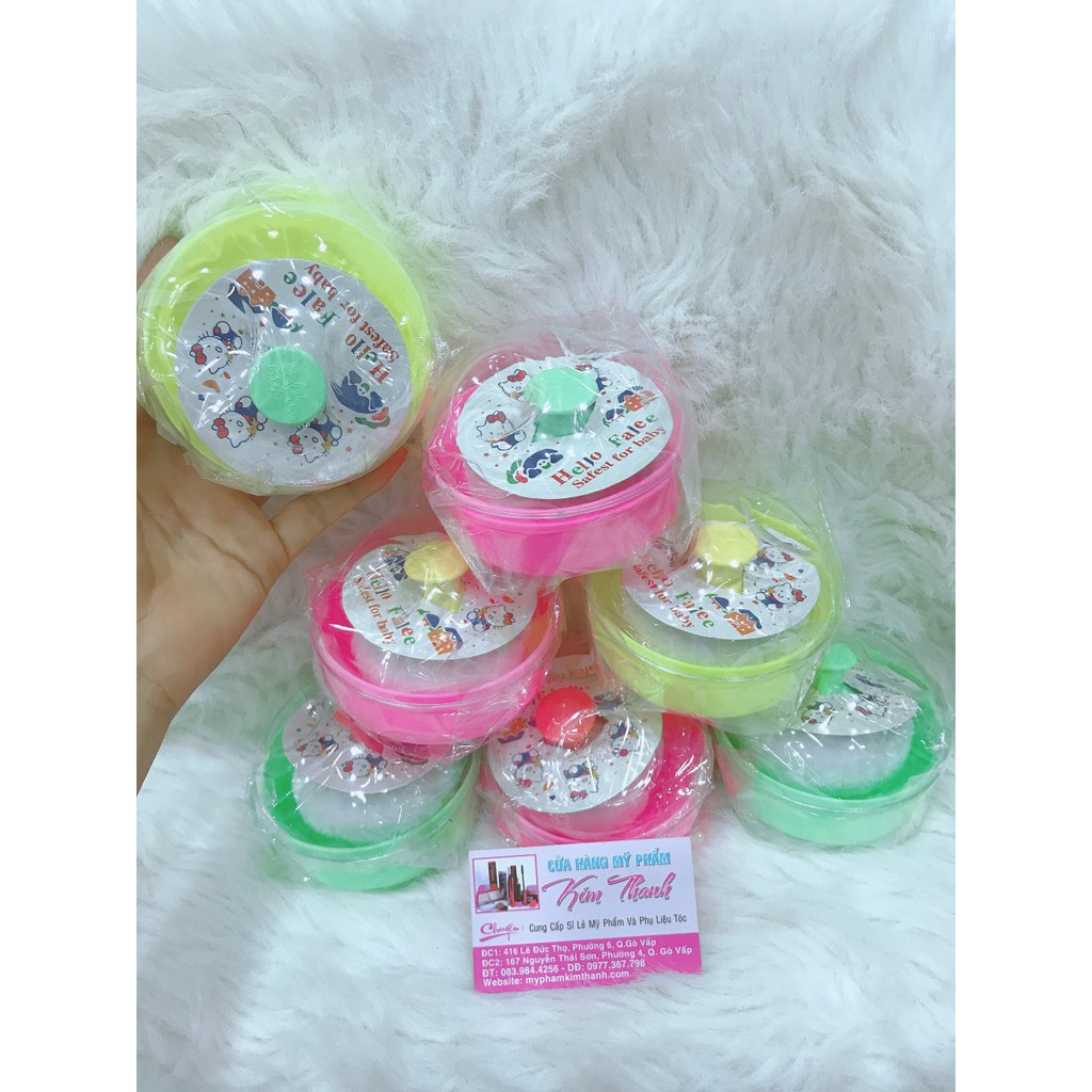 Hộp và bông phấn em bé