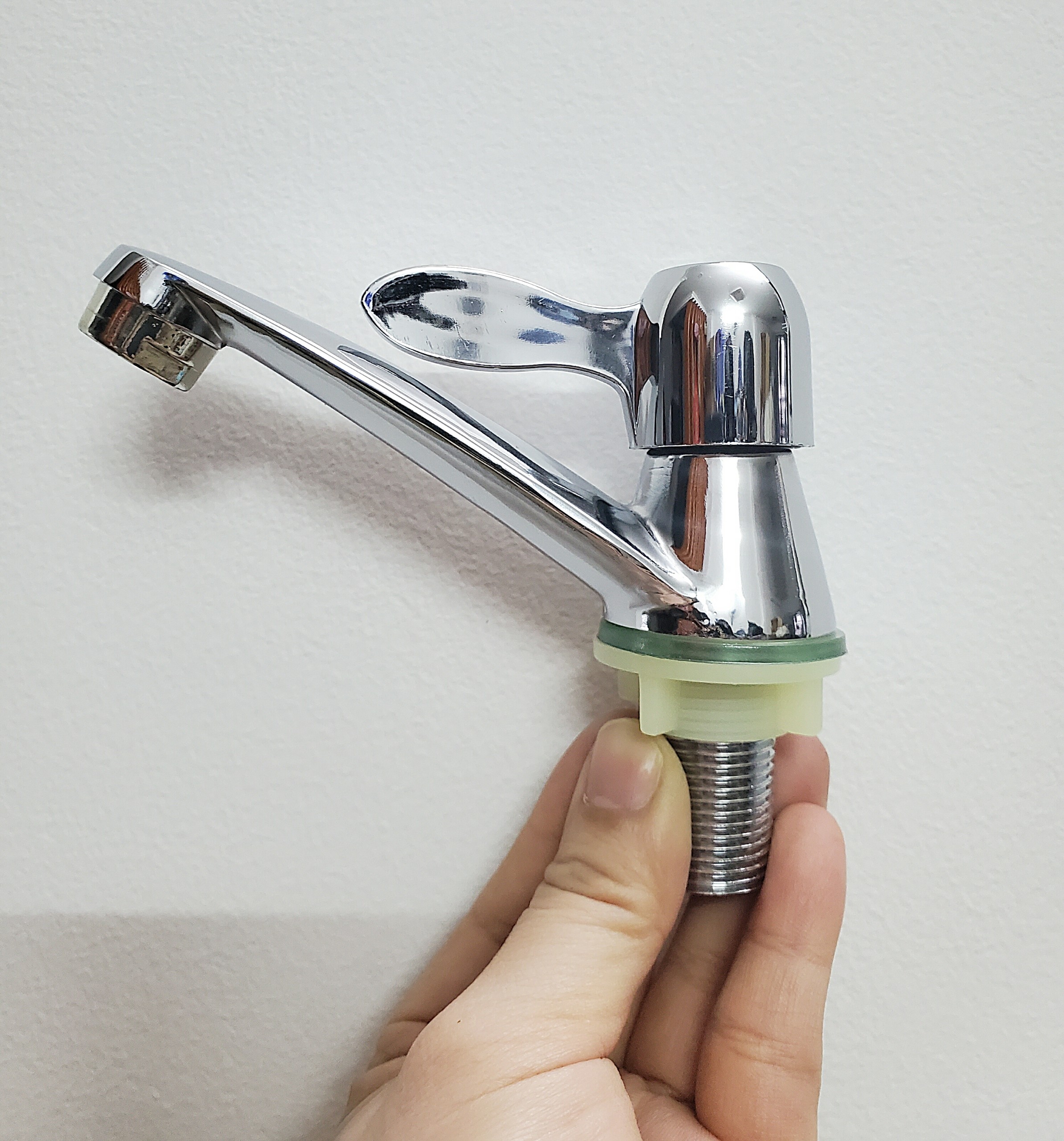 [HCM]Vòi lavabo rửa mặt một đường nước lạnh.