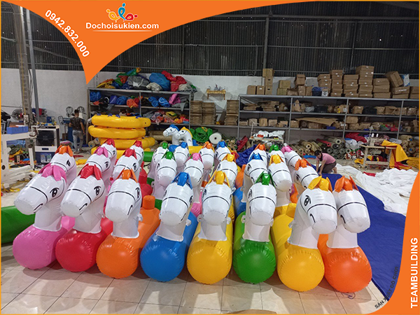 Ngựa team building,Ngựa bơm hơi khổng lồ - ngựa bơm hơi teambuilding