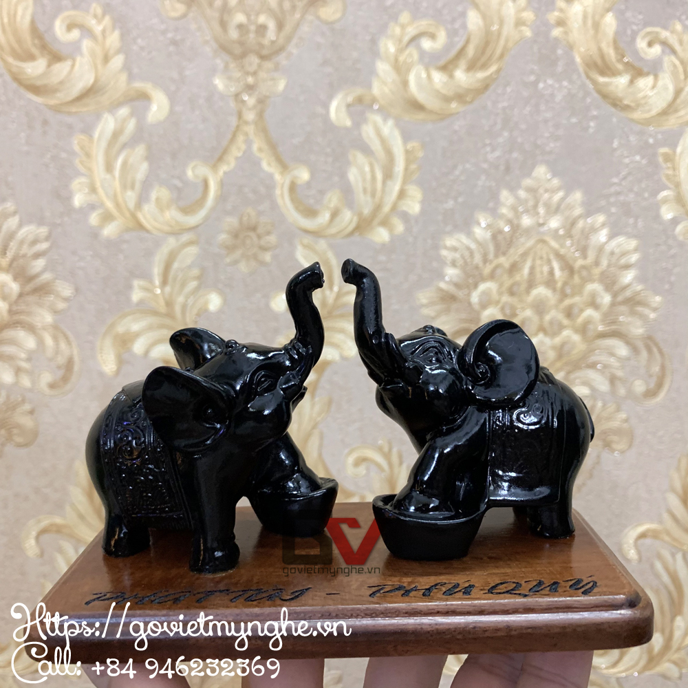 [HCM][Voi phong thủy] Set 2 tượng voi đá trang trí phong thủy bàn làm việc giữ tài lộc cho gia chủ - Màu đen tuyền - Đế gỗ