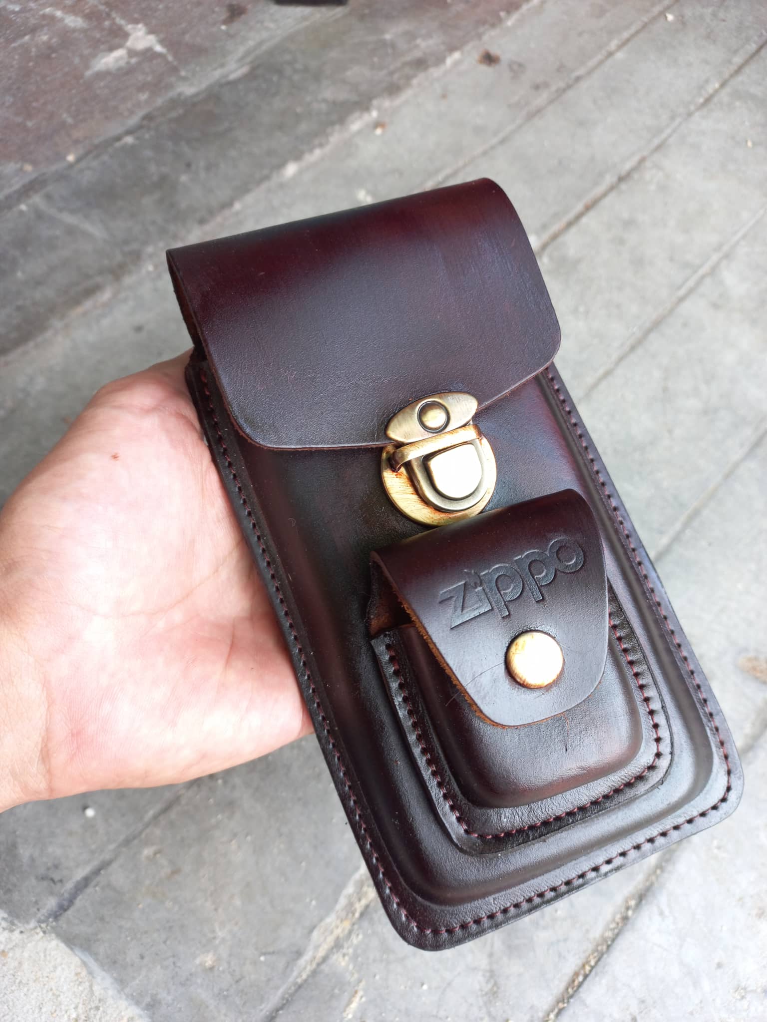 Bao da điện thoại kèm zippo đeo dây nịt