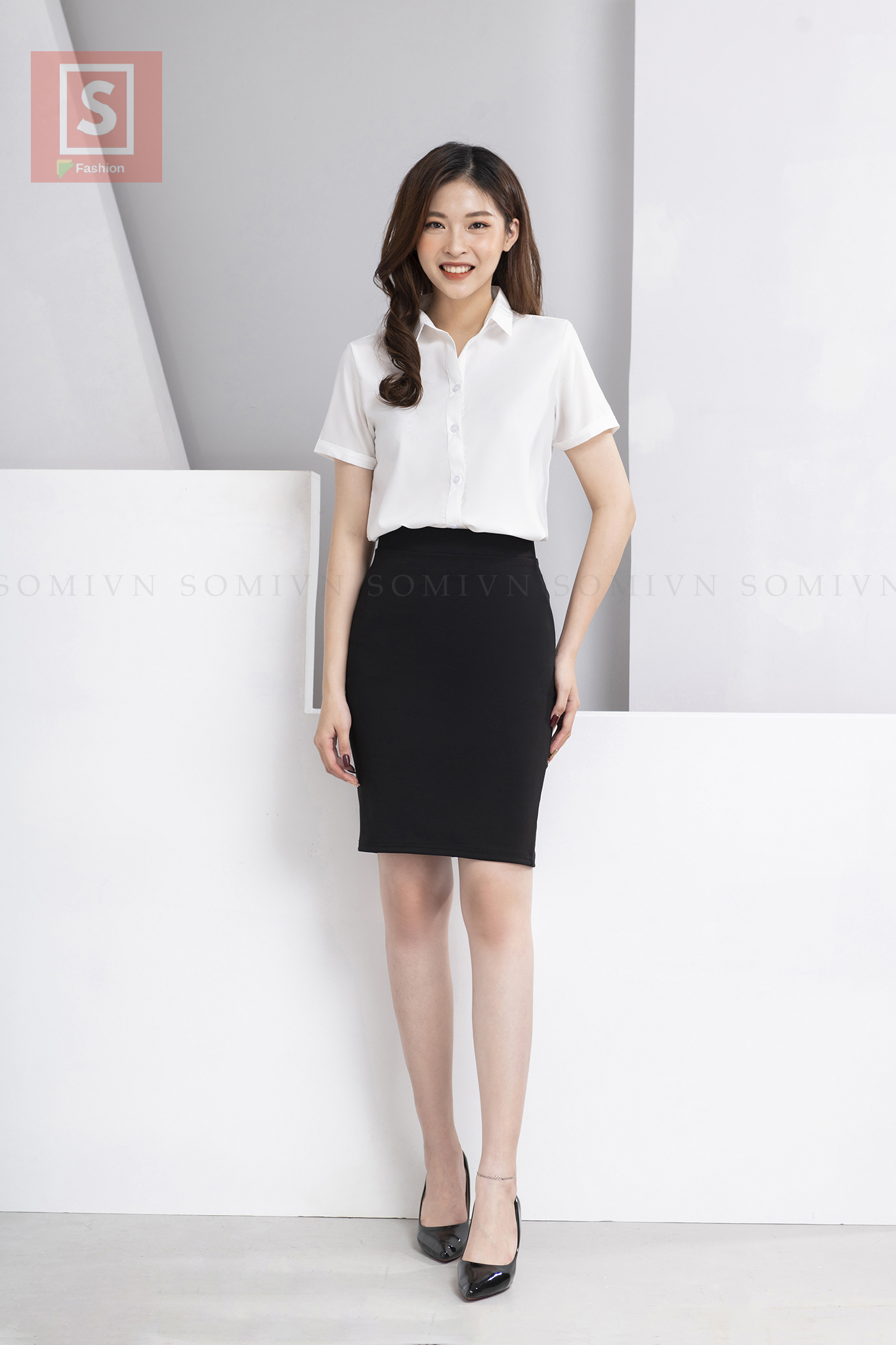 Áo sơ mi nữ trắng ngắn tay basic dáng suông công sở dành cho nữ