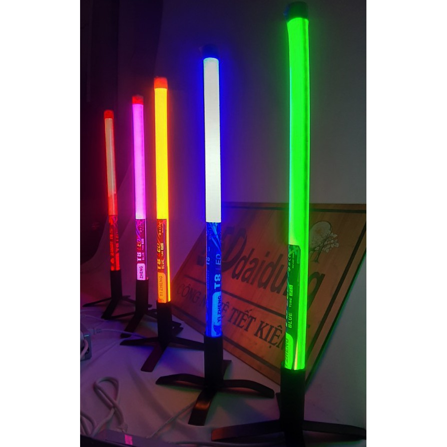 Đèn led sao băng thả cây chống nước 8 ống 50cm, 80cm Chạy Mưa Sao Băng (N007)