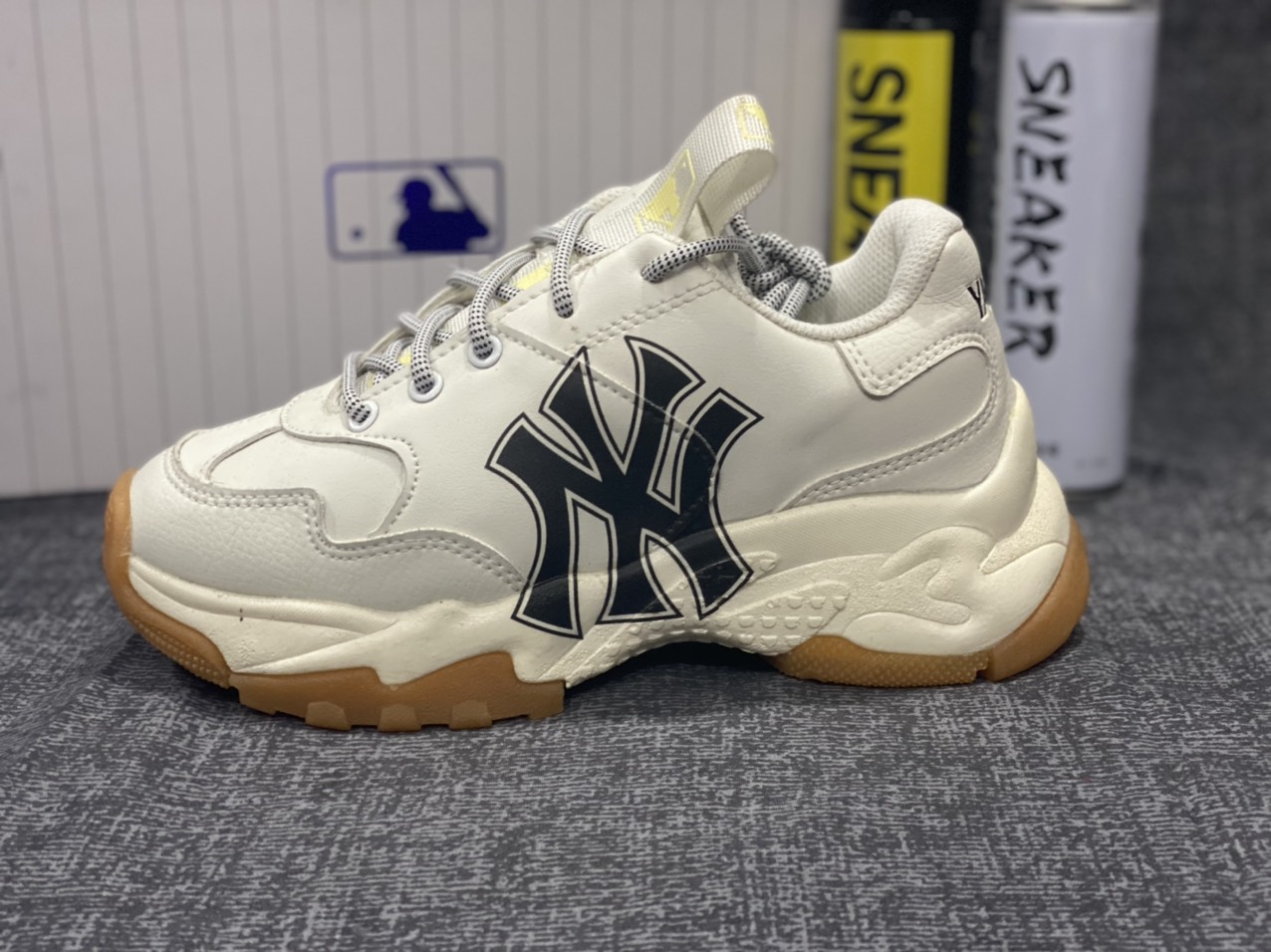 Giày sneaker cho nữ MLB