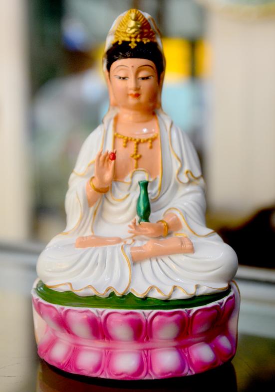 [HCM]Tượng ngài Quan Thế Âm Bồ Tát ngồi sơn thủ công cao 15cm