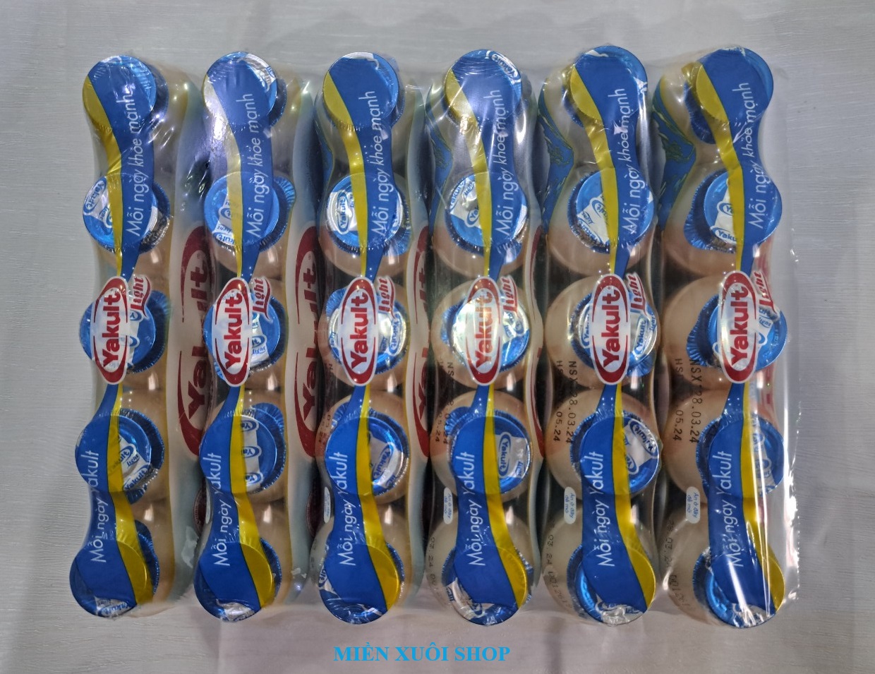 06 Lốc (30 chai) sữa chua uống lên men ít đường yakult light 65ml