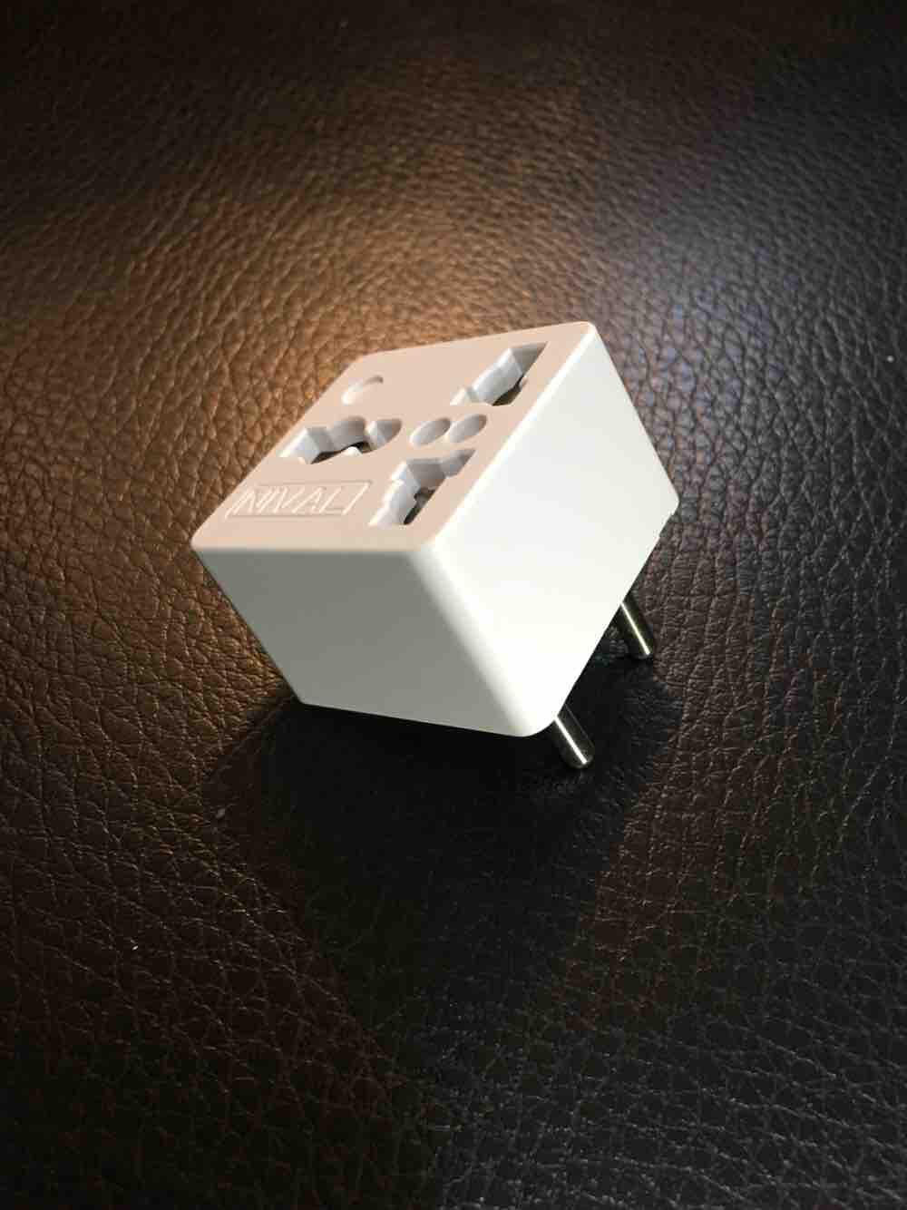 Phích chui cắm điện đổi 3 ra 2 chấu Nival loại tốt