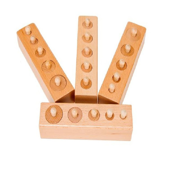 Bộ núm trụ bản gia đình giáo cụ Montessori